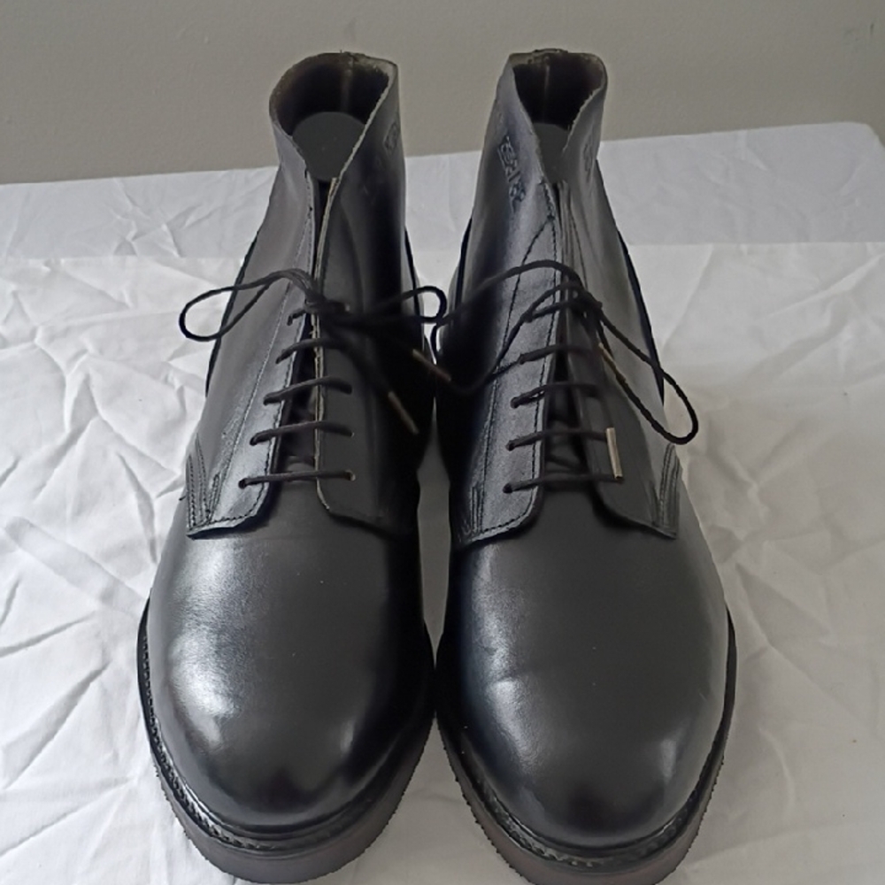 Wolverine Black Leather Oxfords Sleek Design